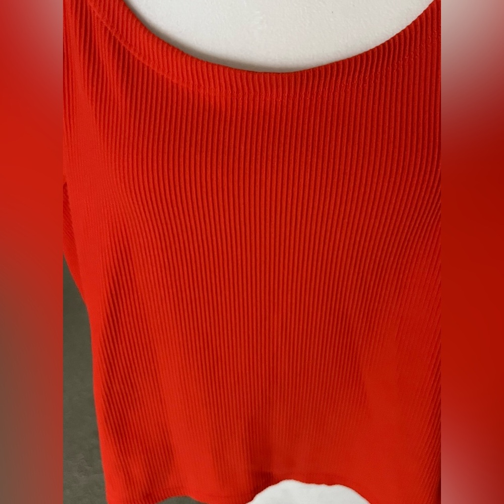 NWOT Athleta Cropped Tank Size 3X Color is Orangey Red - Picture 3 of 7
